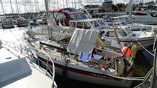 DSCI2018.JPG - Im Hafen haben wir auch Heidi und Manfred Brandes von der Schiffergilde mit ihrer Libra getroffen. Oft schon, auch in den Vorjahren, waren wir nahe beieinander, hatten es aber nie geschafft, uns tatsaechlich zu treffen.